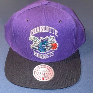 *NWOT* Mitchell & Ness Charlotte Hornets Hat